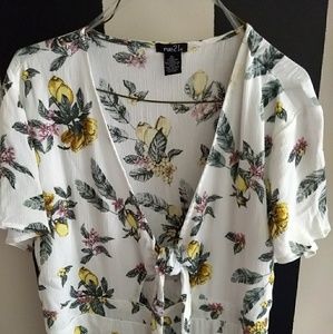 Maxi dress with lemon print